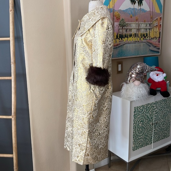 Barbie x Unique Vintage Evening Splendour Brocade Coat w/Faux Fur NWT - Picture 8 of 15